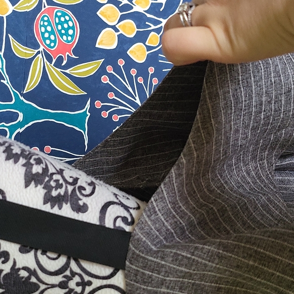 Essue Top - Picture 4 of 9